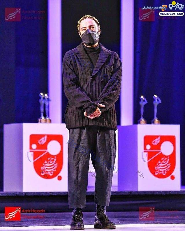 لباس های عجیب و غریب نوید محمدزاده در اختتامیه جشنواره فجر/عکس