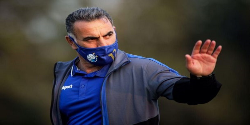 محمود فکری از سرمربیگری استقلال برکنار شد