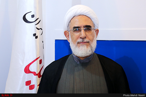 مسئولانی که از شفافیت میترسند، به جای شکستن آینهها خود را اصلاح کنند مسئولانی که از شفافیت میترسند، به جای شکستن آینهها خود را اصلاح کنند