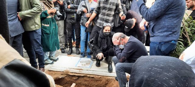 پیکر زهره فکور صبور به خاک سپرده شد