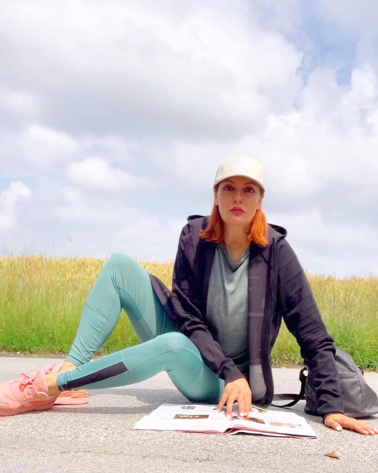 حجاب مهناز افشار بین ایران و اروپا گیر کرده است! + عکس مهناز افشار