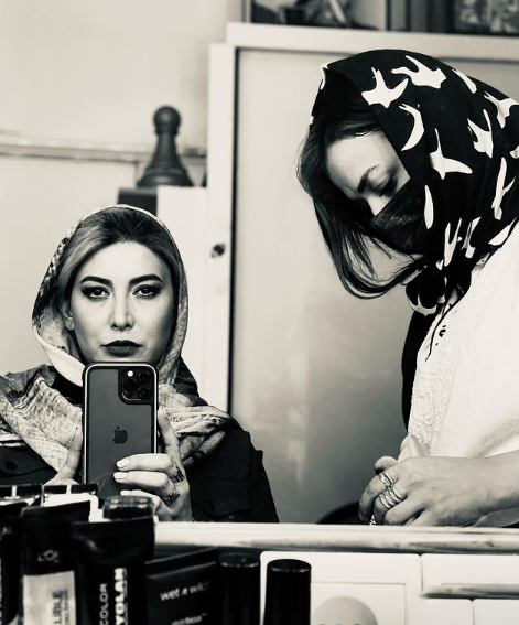 عکس سیاه و سفید فریبا نادری برای رخ نمایی عکس سیاه و سفید فریبا نادری برای رخ نمایی