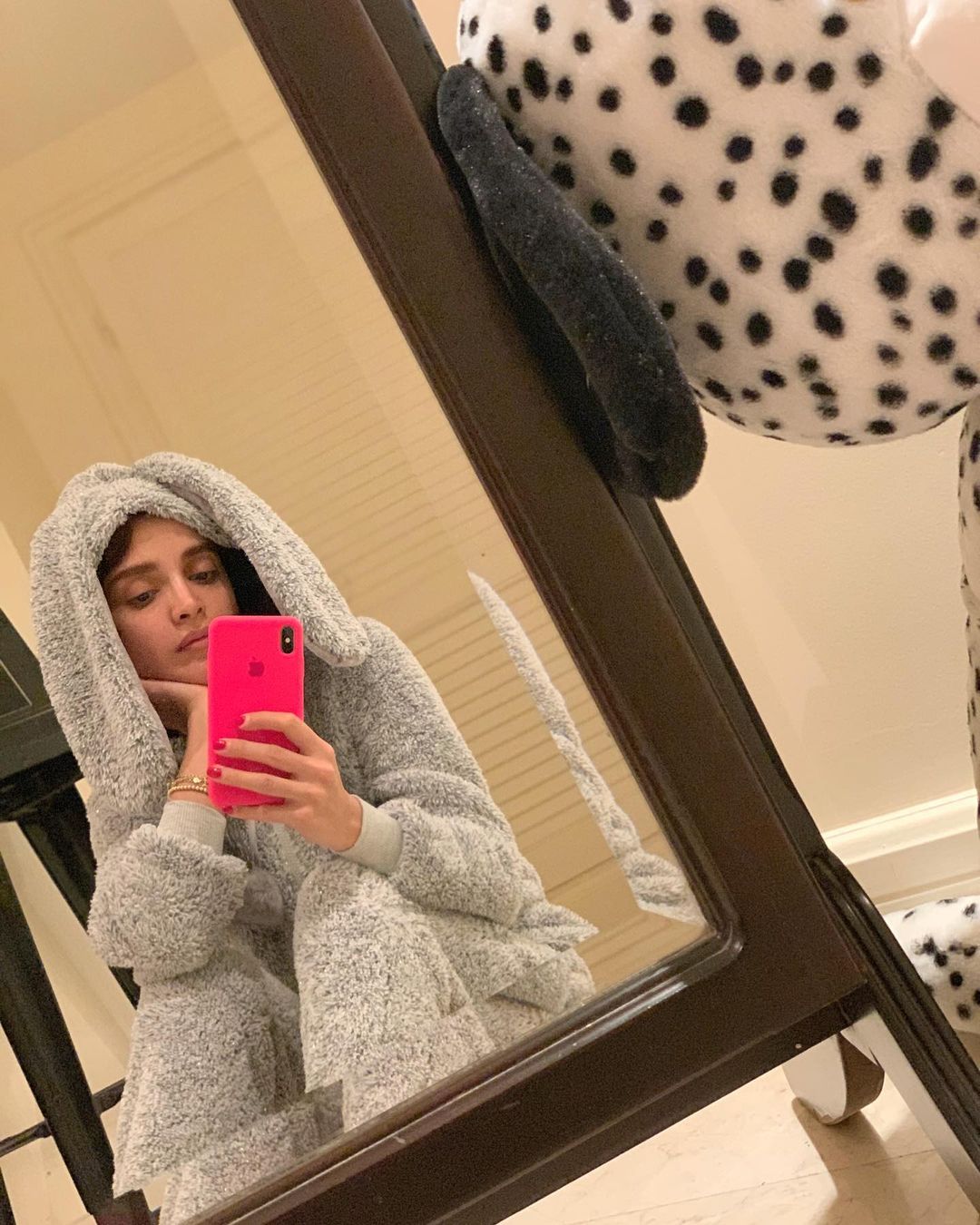 عکس جنجالی الهه حصاری با لباس خواب عکس جنجالی الهه حصاری با لباس خواب