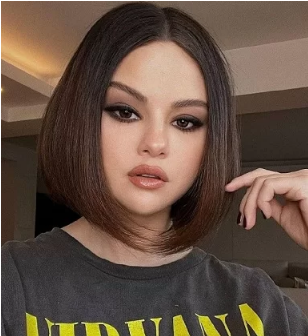 عکس سلنا گومز با چهره ای غیرقابل تشخیص عکس سلنا گومز با چهره ای غیرقابل تشخیص