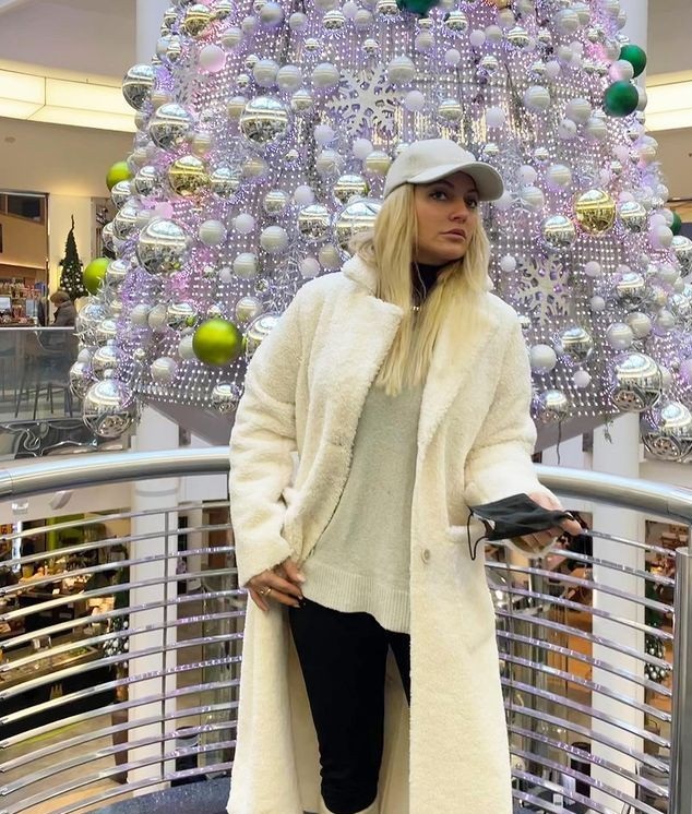 استایل خفن مهناز افشار برای کریسمس/عکس استایل خفن مهناز افشار برای کریسمس/عکس