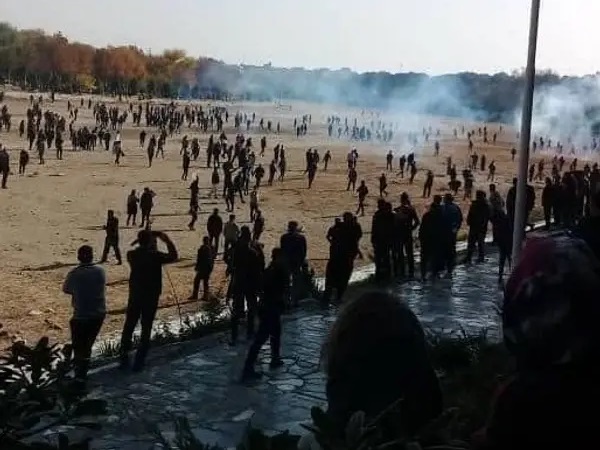 علوم پزشکی اصفهان: حال ۲ مصدوم اعتراضات دیروز مناسب نیست / فوتی نداشتیم / از دادن آمار مصدومان معذور هستیم