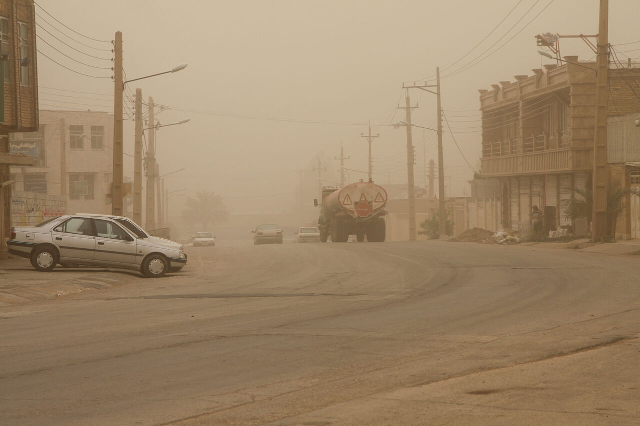هوای اهواز با شاخص ۳۸۰ در شرایط خطرناک قرار دارد هوای اهواز با شاخص ۳۸۰ در شرایط خطرناک قرار دارد