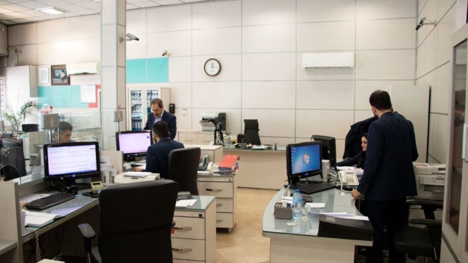 کارمندان تهرانی فردا چهارشنبه ۱۴ دی دورکار شدند