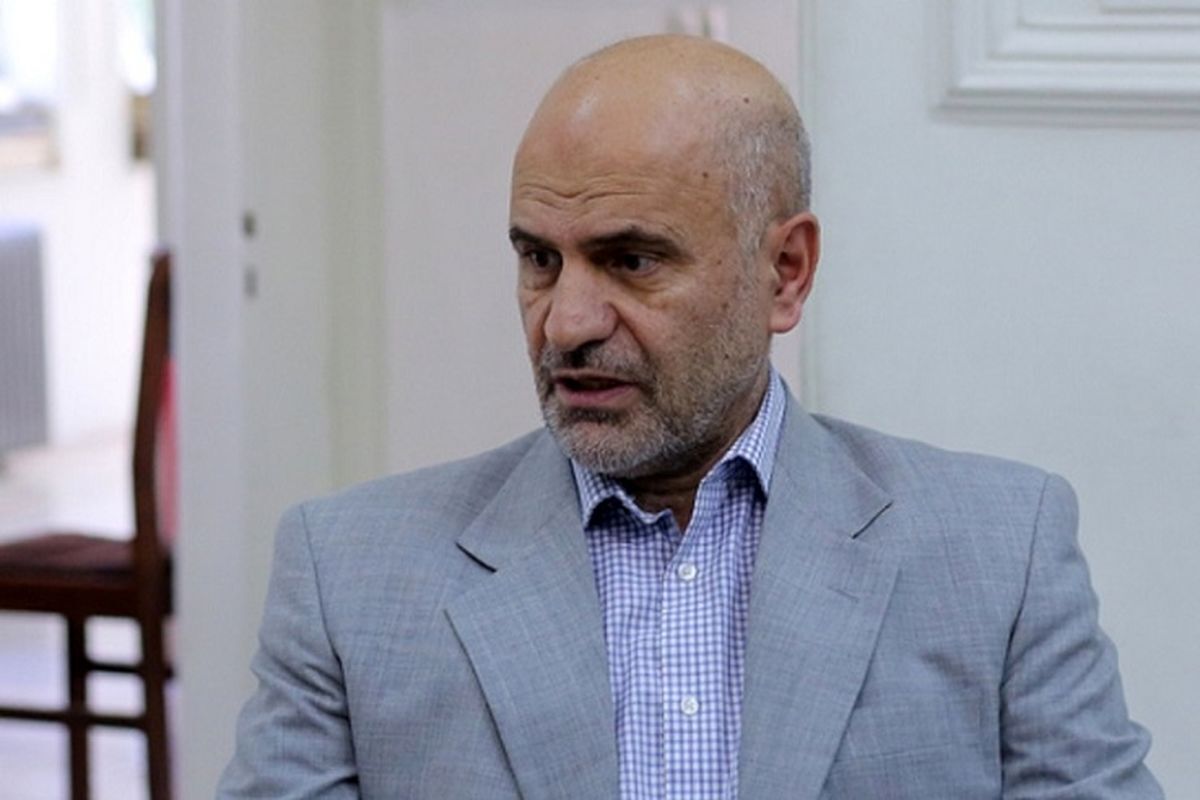 فرشاد مؤمنی: چین به دنبال منافع خود است و ما دچار توهم فرشاد مؤمنی: چین به دنبال منافع خود است و ما دچار توهم