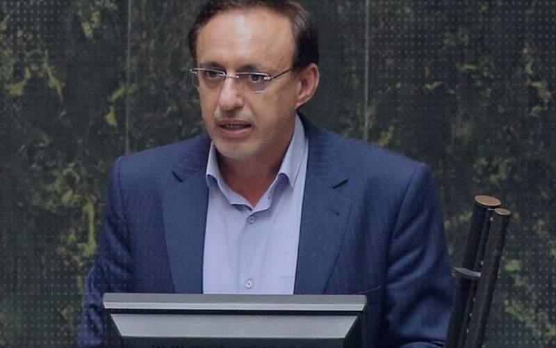 خاندوزی هر شب یک توییت میزند و فاتحه بازار را میخواند خاندوزی هر شب یک توییت میزند و فاتحه بازار را میخواند