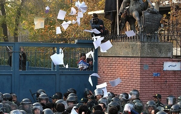 خسارت حمله به سفارت ها بر دوش مردم/حمله به سفارت های آمریکا،انگلیس و عربستان برای کشور و مردم ضرر داشته تا فایده خسارت حمله به سفارت ها بر دوش مردم/حمله به سفارت های آمریکا،انگلیس و عربستان برای کشور و مردم ضرر داشته تا فایده