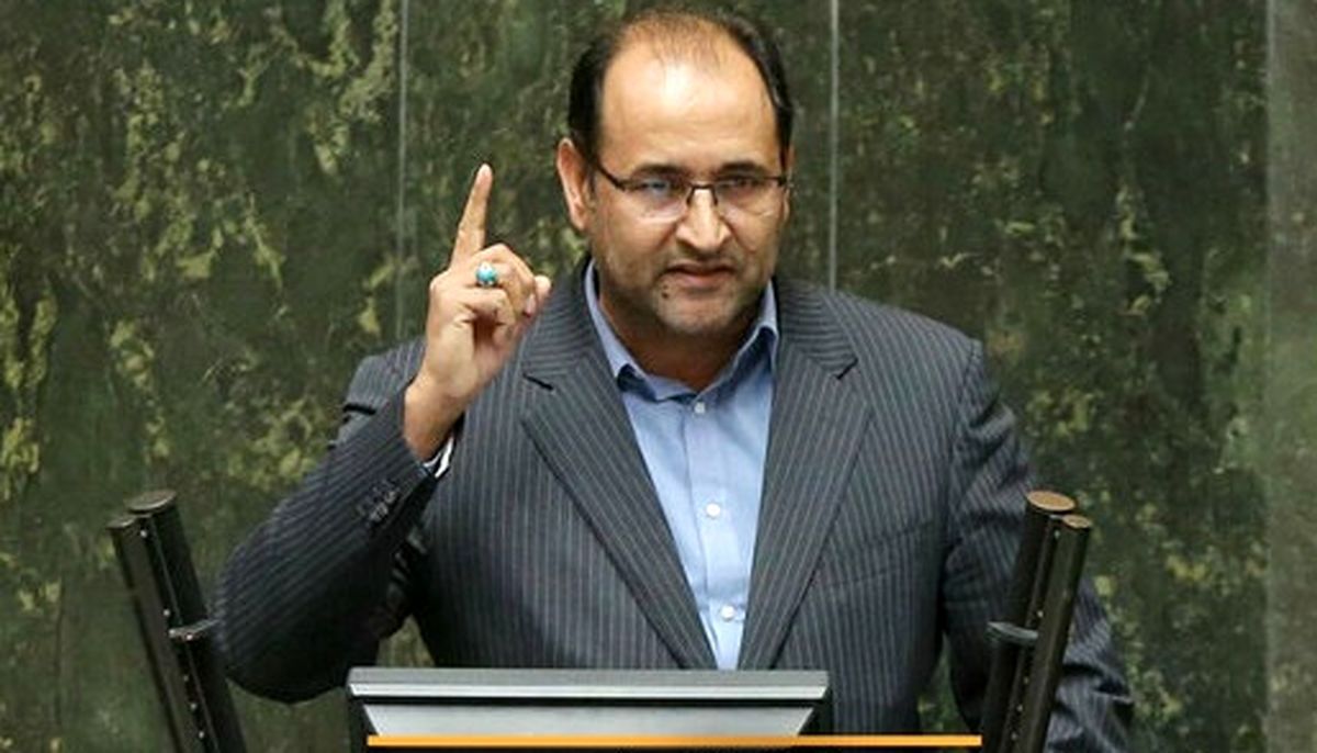 یک نماینده مجلس به افزایش لحظه ای قیمت دلار واکنش توییتری نشان داد. یک نماینده مجلس به افزایش لحظه ای قیمت دلار واکنش توییتری نشان داد.