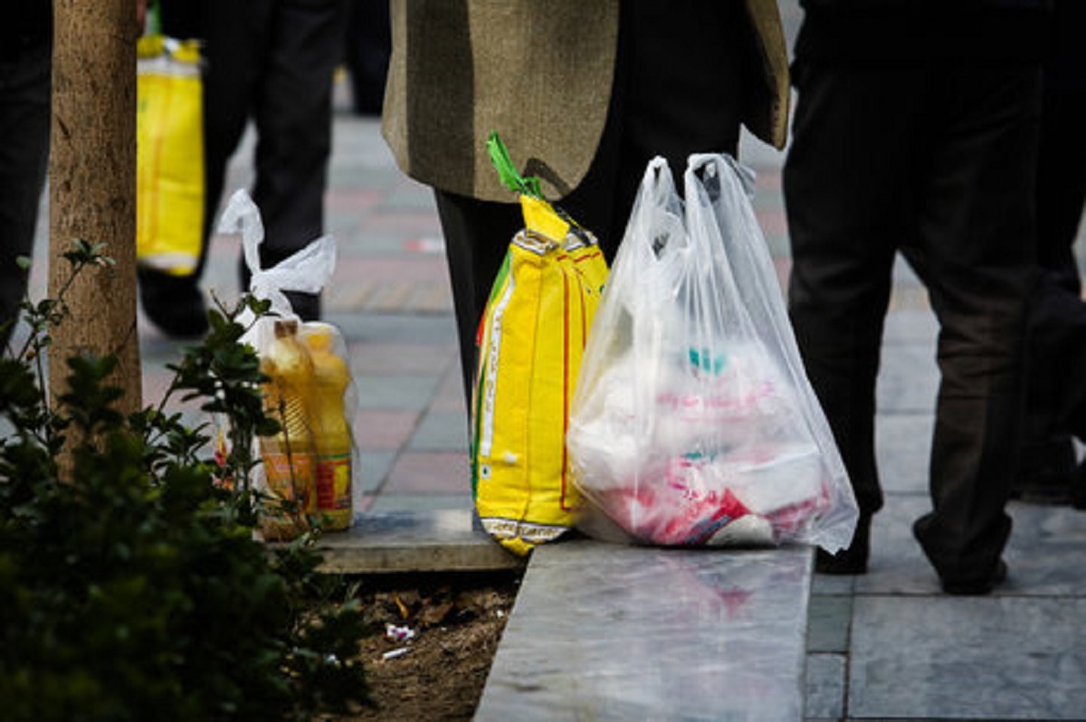 وزارت صمت: سبد کالایی جایگزین یارانه نقدی میشود/فروش سبد کالایی ممکن است، ولی توصیه نمیشود وزارت صمت: سبد کالایی جایگزین یارانه نقدی میشود/فروش سبد کالایی ممکن است، ولی توصیه نمیشود