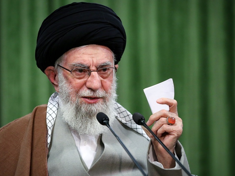 رهبر معظم انقلاب:بنده با این نوع تخریبها و سروصداها مخالفم/گرایش مردم به دین و انقلاب و روحانیت بیشتر شده/ امید دشمن به اعتراضات مردمی محاسبۀ غلط آنهاست رهبر معظم انقلاب:بنده با این نوع تخریبها و سروصداها مخالفم/گرایش مردم به دین و انقلاب و روحانیت بیشتر شده/ امید دشمن به اعتراضات مردمی محاسبۀ غلط آنهاست