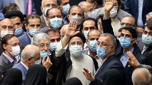 آقای رئیسی! بر شعار دادن مالیات ببندید تا هر کس تریبونی دارد با معیشت میلیونها ایرانی بازی نکند آقای رئیسی! بر شعار دادن مالیات ببندید تا هر کس تریبونی دارد با معیشت میلیونها ایرانی بازی نکند