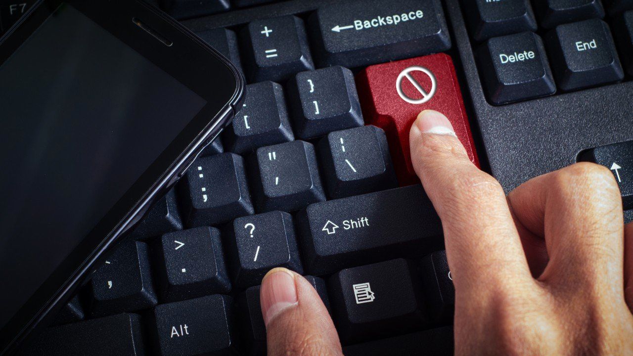 قالیباف، رئیسی و ضرغامی فیلترینگ را دور زدند قالیباف، رئیسی و ضرغامی فیلترینگ را دور زدند