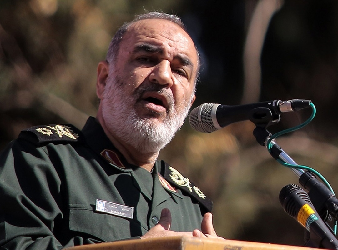 سردار سلامی: تمام قدرت آمریکا آتش زدن چند سطل زباله در خیابان است / فتنه لحظههای پایانی عمر خود را طی میکند / تعداد کمی از جوانان هنوز اسیر دروغپردازی دشمن هستند / در فضایی که برای کشف حجاب حاصل شده بود، جز تعداد معدودی از زنان، به ندای شیطان پاسخ ندادند سردار سلامی: تمام قدرت آمریکا آتش زدن چند سطل زباله در خیابان است / فتنه لحظههای پایانی عمر خود را طی میکند / تعداد کمی از جوانان هنوز اسیر دروغپردازی دشمن هستند / در فضایی که برای کشف حجاب حاصل شده بود، جز تعداد معدودی از زنان، به ندای شیطان پاسخ ندادند