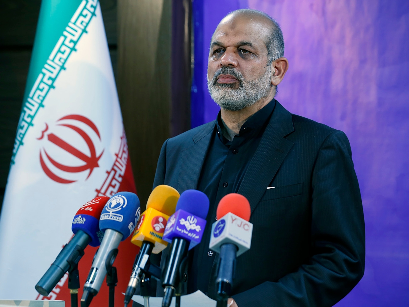 وزیر کشور: دستگاه قضا با سران اتفاقات اخیر «قاطع، سریع و عبرت آموز» برخورد کند وزیر کشور: دستگاه قضا با سران اتفاقات اخیر «قاطع، سریع و عبرت آموز» برخورد کند