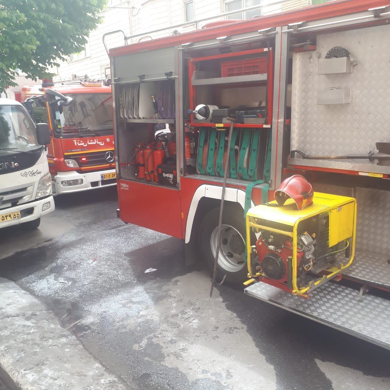 آتشسوزی مجتمع تجاری در شمال تهران آتشسوزی مجتمع تجاری در شمال تهران