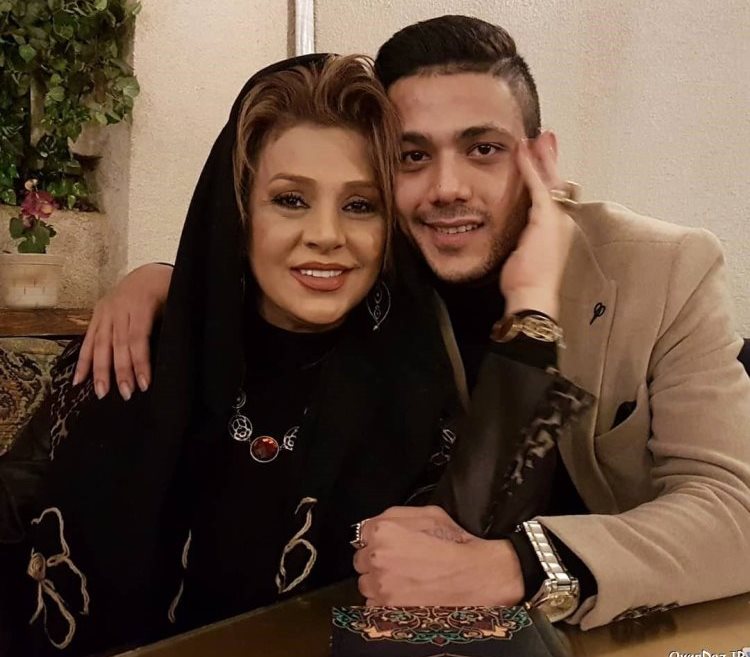 جزییات مرگ فرزند نسرین مقانلو / مقانلو: پسرم چند سال قبل جراحی مغزی کرده بود / روز حادثه پس از صرف ناهار رفت تا داروهایش را مصرف کند؛ اما دچار حالت تهوع شد و از هوش رفت جزییات مرگ فرزند نسرین مقانلو / مقانلو: پسرم چند سال قبل جراحی مغزی کرده بود / روز حادثه پس از صرف ناهار رفت تا داروهایش را مصرف کند؛ اما دچار حالت تهوع شد و از هوش رفت