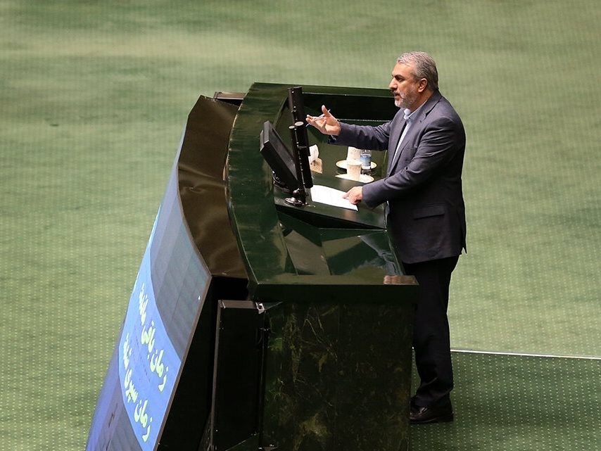 فاطمی امین در جلسه استیضاح: رییسی اسطوره مبارزه با فساد است؛ من هم نخستین مدعی مبارزه با فساد در دولت هستم