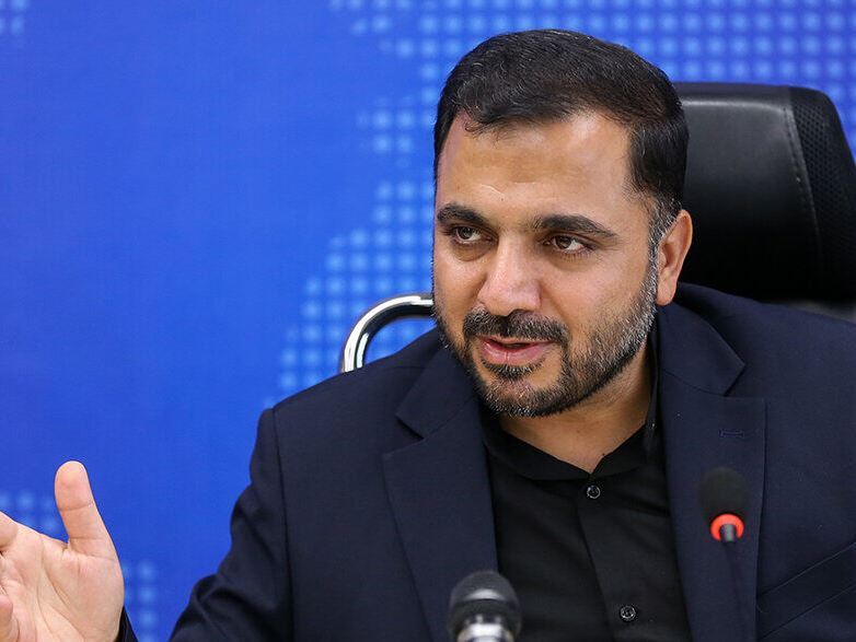 وزیر ارتباطات: رقمهای مطرحشده درباره تاثیر بستن یک پلتفرم خارجی بر اقتصاد دیجیتال، کارشناسی نیست / سیاست ما این است که حتی در صورت باز شدن پلتفرمهای خارجی، پلتفرمهای داخلی بتوانند با آنها رقابت کنند وزیر ارتباطات: رقمهای مطرحشده درباره تاثیر بستن یک پلتفرم خارجی بر اقتصاد دیجیتال، کارشناسی نیست / سیاست ما این است که حتی در صورت باز شدن پلتفرمهای خارجی، پلتفرمهای داخلی بتوانند با آنها رقابت کنند