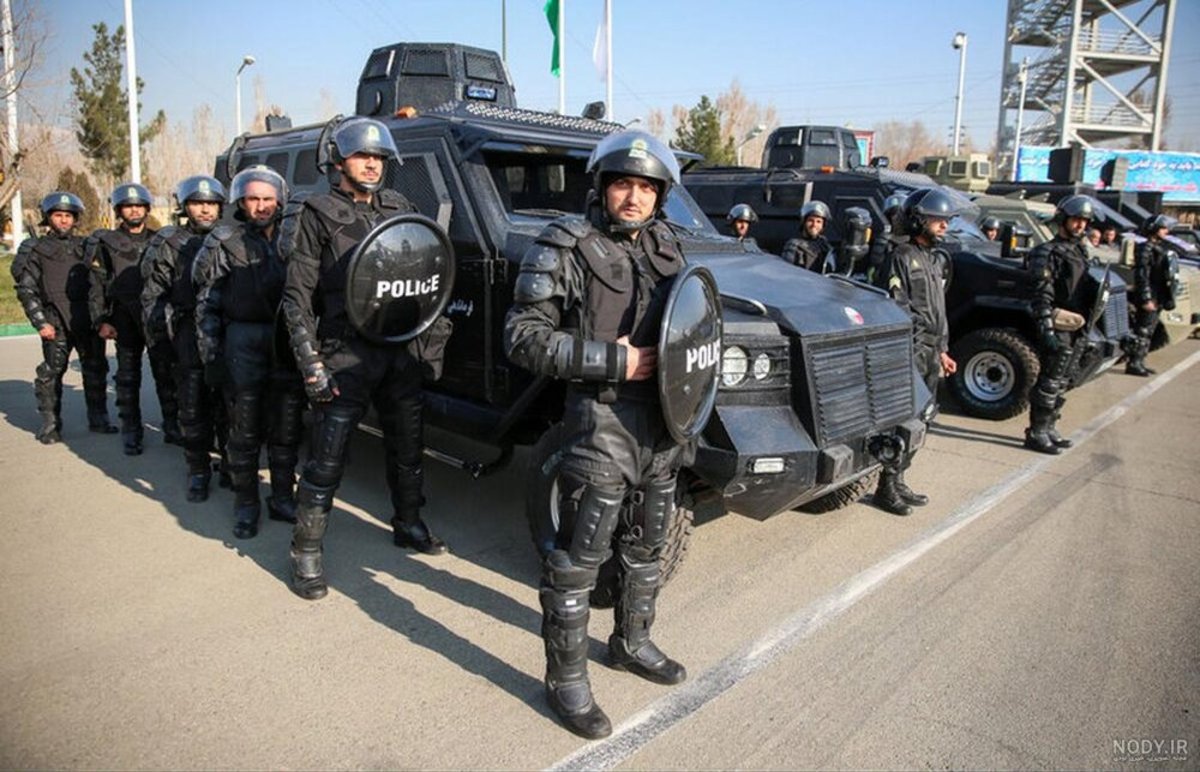 تصاویر و فیلمهای جنجالی از رفتار برخی ماموران در اعتراضات؛ پلیس یا پلیسنما؟ تصاویر و فیلمهای جنجالی از رفتار برخی ماموران در اعتراضات؛ پلیس یا پلیسنما؟