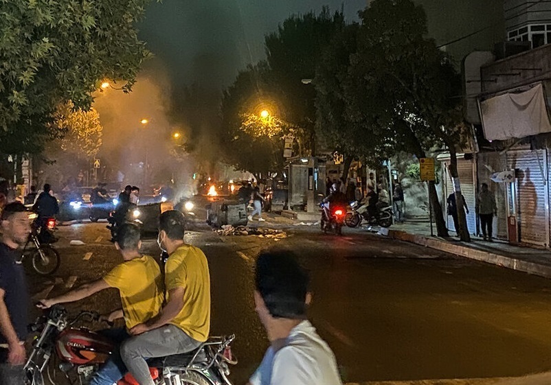 خبرگزاری قوه قضاییه: مسعود دولتشاهی در سعادت آباد تهران در درگیری مسلحانه کشته شده / او به همراه دو نفر دیگر در درگیری با ماموران انتظامی مجروح شدند؛ دولتشاهی فوت کرد ولی همراهانش در بازداشت هستند خبرگزاری قوه قضاییه: مسعود دولتشاهی در سعادت آباد تهران در درگیری مسلحانه کشته شده / او به همراه دو نفر دیگر در درگیری با ماموران انتظامی مجروح شدند؛ دولتشاهی فوت کرد ولی همراهانش در بازداشت هستند