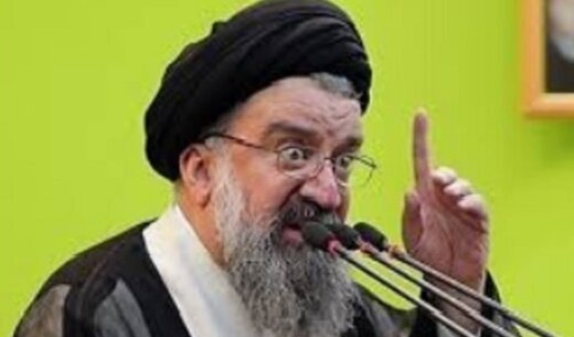 آیتالله خاتمی: به رئیس جمهور اعلام کردیم، سر میدهیم، اما نمیگذاریم حکم حجاب، روی زمین بماند/ به قوه قضائیه میگوییم، دست شما درد نکند آیتالله خاتمی: به رئیس جمهور اعلام کردیم، سر میدهیم، اما نمیگذاریم حکم حجاب، روی زمین بماند/ به قوه قضائیه میگوییم، دست شما درد نکند