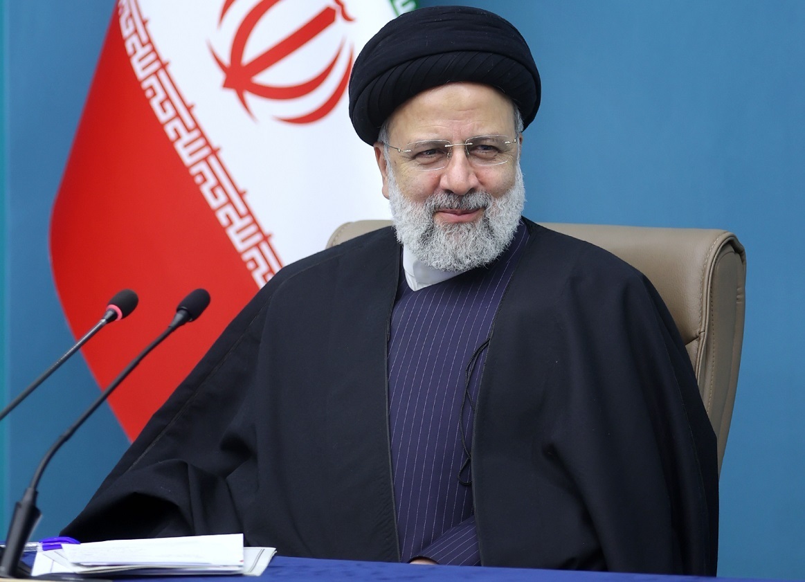 رئیسی: دولت از حضور سلایق مختلف در مجلس نگران نیست / این دولت برخلاف برخی دیگر که ادعای مدارا داشتهاند، سعه صدر بالایی در برابر انتقادات داشته است / اکتفا کردن به تکرار اخبار مفاسد، بیفایده و موجب سرخوردگی و ناامیدی مردم و افکار عمومی است رئیسی: دولت از حضور سلایق مختلف در مجلس نگران نیست / این دولت برخلاف برخی دیگر که ادعای مدارا داشتهاند، سعه صدر بالایی در برابر انتقادات داشته است / اکتفا کردن به تکرار اخبار مفاسد، بیفایده و موجب سرخوردگی و ناامیدی مردم و افکار عمومی است