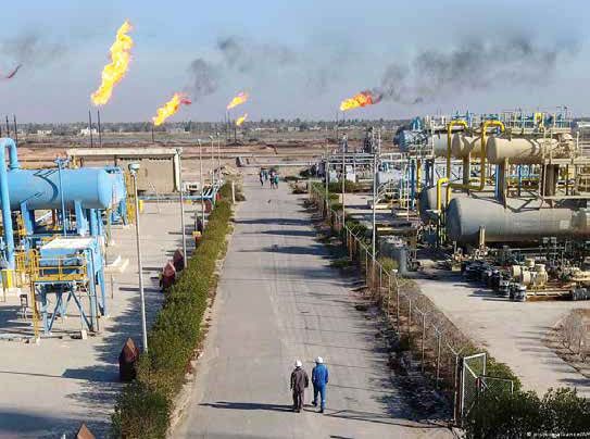 فروش نفت توسط نیروهای نظامی مغایر منافع ملی است فروش نفت توسط نیروهای نظامی مغایر منافع ملی است