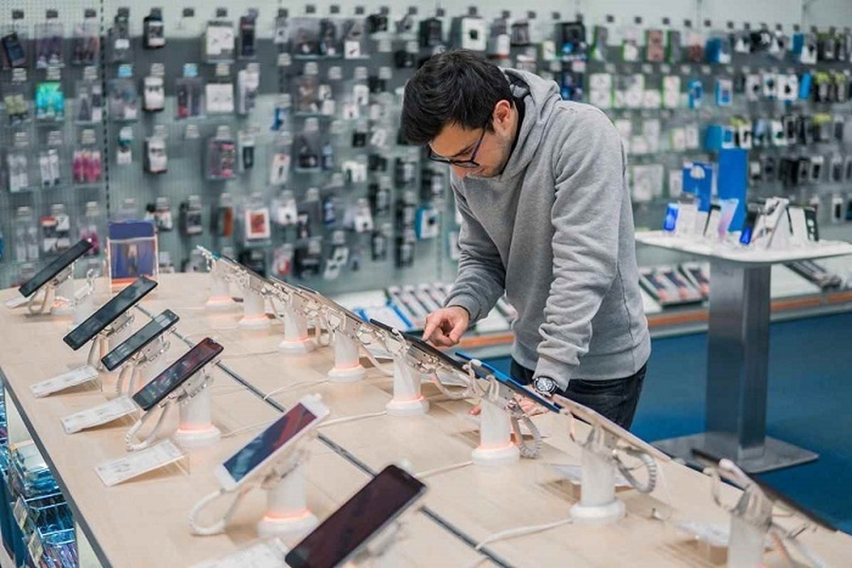 قیمت گوشی‌های سامسونگ، شیائومی و آیفون؛ امروز شنبه ۹ دی ۱۴۰۲