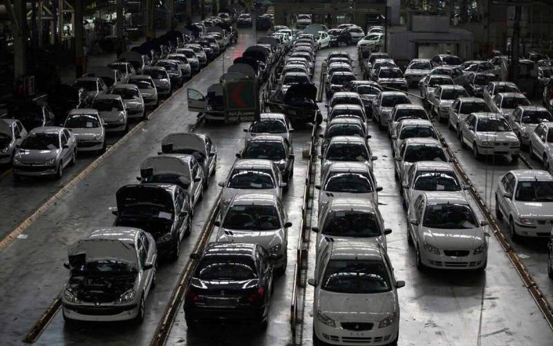 سردرگمی معاملهگران خودرو با نوسان نرخ دلار سردرگمی معاملهگران خودرو با نوسان نرخ دلار