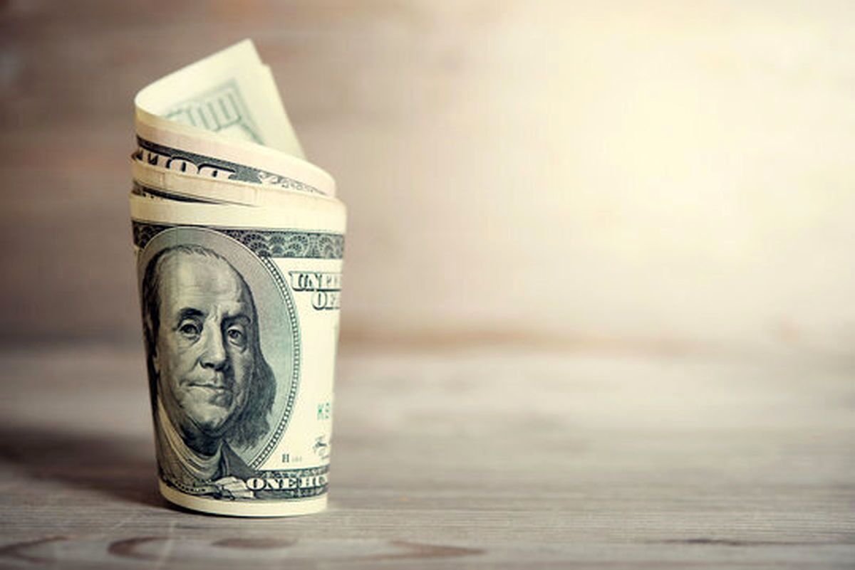 سایه درهم و خودرو بر روی بازار دلار سایه درهم و خودرو بر روی بازار دلار