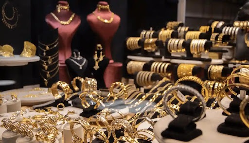 5 پیش بینی از قیمت طلا و سکه/ همزمان با کاهش قیمتها، سکه بخریم یا دست نگه داریم؟ 5 پیش بینی از قیمت طلا و سکه/ همزمان با کاهش قیمتها، سکه بخریم یا دست نگه داریم؟