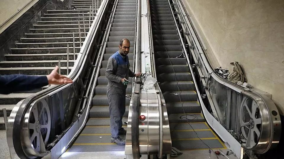 پلههایی که جان میگیرند پلههایی که جان میگیرند