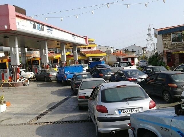 نماینده مجلس درباره «آشفتگی در پمپ بنزینهای سراسر کشور»: باید جلسهای غیرعلنی در مجلس برگزار شود تا مسئولان در این رابطه شفاف سازی کنند / نمیدانم چرا دولت تلاش میکند مردم را ناراضی کند / دولت در این زمینه اشتباه میکند نماینده مجلس درباره «آشفتگی در پمپ بنزینهای سراسر کشور»: باید جلسهای غیرعلنی در مجلس برگزار شود تا مسئولان در این رابطه شفاف سازی کنند / نمیدانم چرا دولت تلاش میکند مردم را ناراضی کند / دولت در این زمینه اشتباه میکند