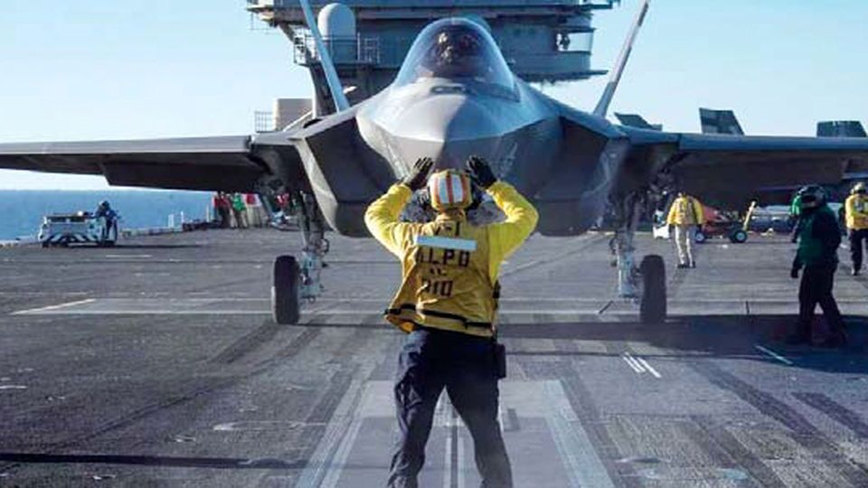 نمایش نظامی آپاچیها نمایش نظامی آپاچیها