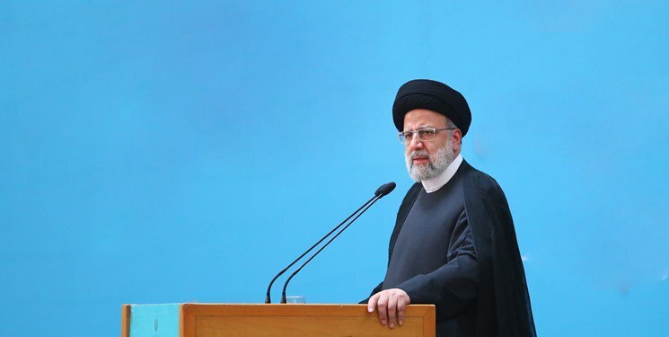 رئیسی: نظم جدید جهانی با افول قدرت آمریکا در حال رقم خوردن است / ائتلافهایی مثل شانگهای در برابر آمریکا در حال قدرت گرفتن است رئیسی: نظم جدید جهانی با افول قدرت آمریکا در حال رقم خوردن است / ائتلافهایی مثل شانگهای در برابر آمریکا در حال قدرت گرفتن است