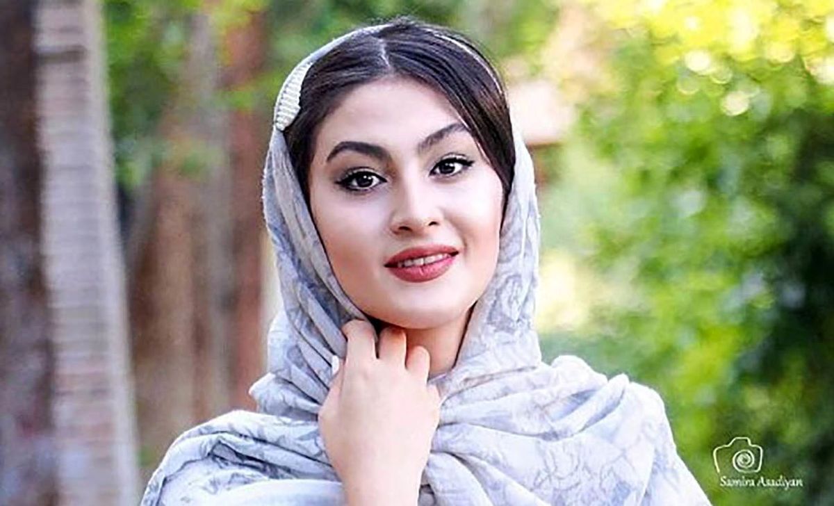 ویدیویی از آواز خوانی باربد بابایی برای مریم مومن در فضای مجازی پر بازدید شده است. این ویدئو مربوط به قسمت جدید برنامه چیدمانه است که اجرای آن را مریم مومن به عهده دارد. ویدیویی از آواز خوانی باربد بابایی برای مریم مومن در فضای مجازی پر بازدید شده است. این ویدئو مربوط به قسمت جدید برنامه چیدمانه است که اجرای آن را مریم مومن به عهده دارد.