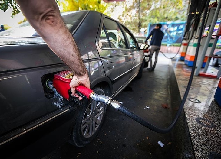 هنوز برخی جایگاههای سوخت بهصورت آفلاین و با بنزین ۳۰۰۰تومانی فعالیت میکنند هنوز برخی جایگاههای سوخت بهصورت آفلاین و با بنزین ۳۰۰۰تومانی فعالیت میکنند