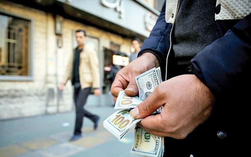 جهش قیمت دلار با استمرار حضور ایران در لیست سیاه FATF جهش قیمت دلار با استمرار حضور ایران در لیست سیاه FATF