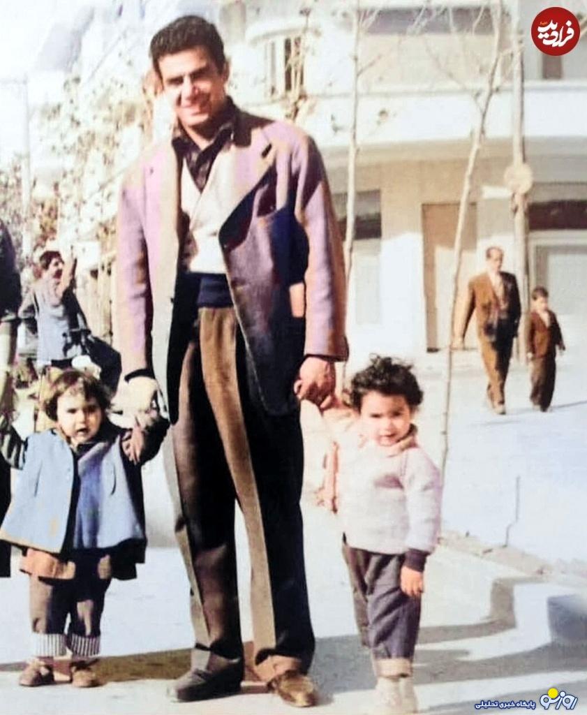 عکس/ تیپ متفاوت ناصر ملک مطیعی با دو فرزندش دهه ۳۰ عکس/ تیپ متفاوت ناصر ملک مطیعی با دو فرزندش دهه ۳۰