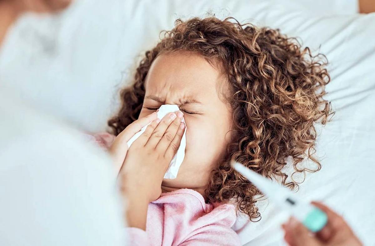 علائم آنفلوآنزا در کودکان و بزرگسالان علائم آنفلوآنزا در کودکان و بزرگسالان