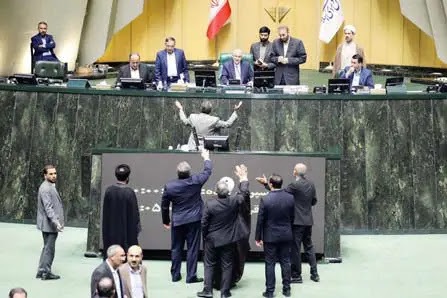 بازگشت صیانت، وجهالمعامله برای صندلی ریاست؟! بازگشت صیانت، وجهالمعامله برای صندلی ریاست؟!