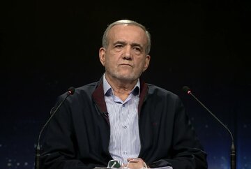 پزشکیان: پشتوانه اجتماعیمان بابت برخورد با دختران، فیلترینگ و گرانی در حال از دست رفتن است پزشکیان: پشتوانه اجتماعیمان بابت برخورد با دختران، فیلترینگ و گرانی در حال از دست رفتن است