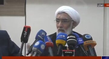پورمحمدی به سعید جلیلی: مسئولیت قطعنامه های وحشتناک زمان مدیریت خود را قبول میکنید؟ /نمی شود که جاخالی بدهید و فکر کنید امامزاده هستید پورمحمدی به سعید جلیلی: مسئولیت قطعنامه های وحشتناک زمان مدیریت خود را قبول میکنید؟ /نمی شود که جاخالی بدهید و فکر کنید امامزاده هستید