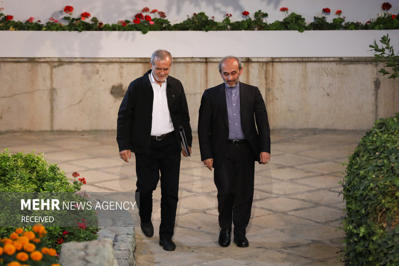 آخرین مناظره جنجالی پزشکیان و جلیلی