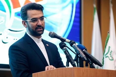 کنایه آذری جهرمی به زاکانی و جلیلی ؛ اسنپ و تپسی بهتر از دولت شما کار میکند