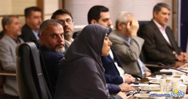 دولت پزشکیان و چالش آقازادگی! پسر عارف چرا و تحت چه عنوانی در جلسات رسمی حضور دارد؟ دولت پزشکیان و چالش آقازادگی! پسر عارف چرا و تحت چه عنوانی در جلسات رسمی حضور دارد؟